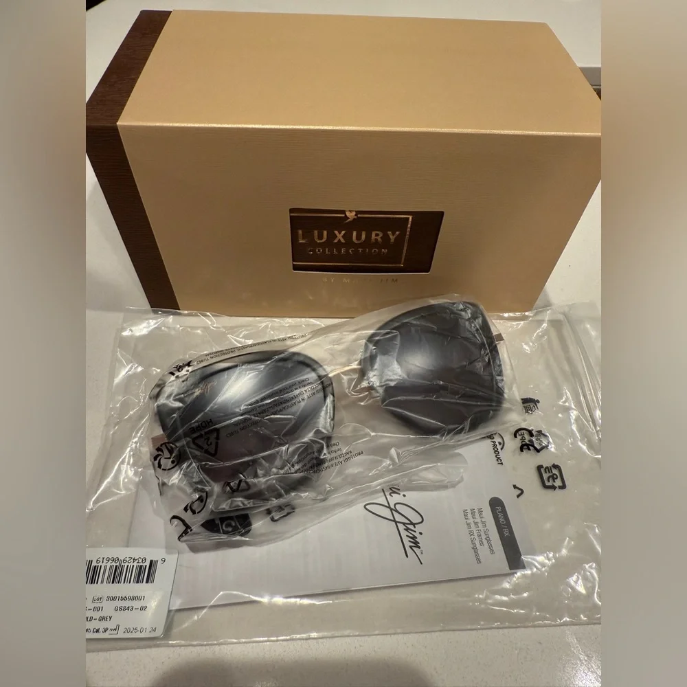 MAUI JIM Violet Lake Luxury Sunglasses (Black with Gold) - Picture 4 of 6